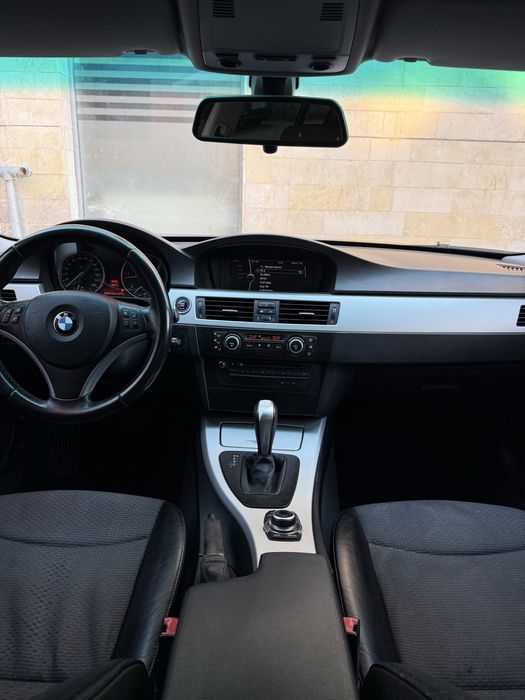 Vand Bmw Seria 3 Facelift E90 LCI 320d Automat Bi Xenon Navigatie