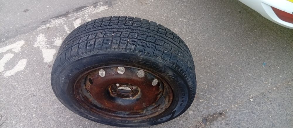 Roata cu anvelopa de iarna