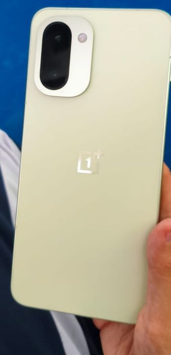 Oneplus Ace 6t 12/256 вериф есть
