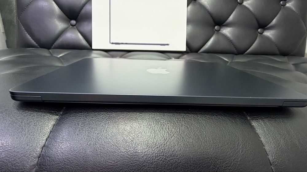 Apple MacBook Air M4 13 inch 16 GB\256GB идеал