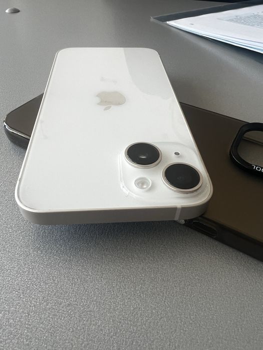 Продавам iPhone 14 128Gb Бял