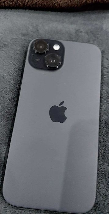 Продавам айфон 15 с 128g 90 процента капаците