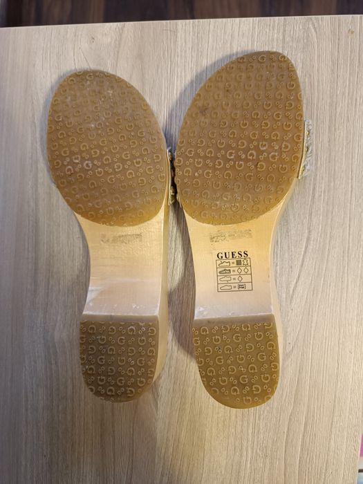 Saboți /Papuci Guess by Marciano. Talpă lemn , mărimea 37