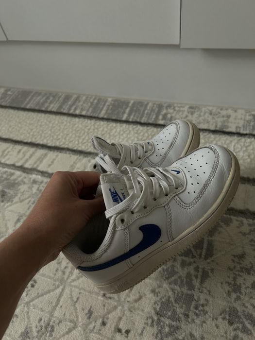 Продам детские кроссовки Nike