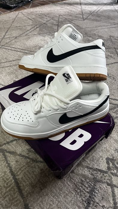 Продам NIKE новые
