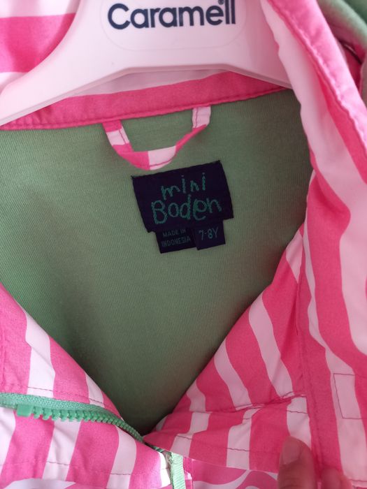 Продам ветровку на девочку.