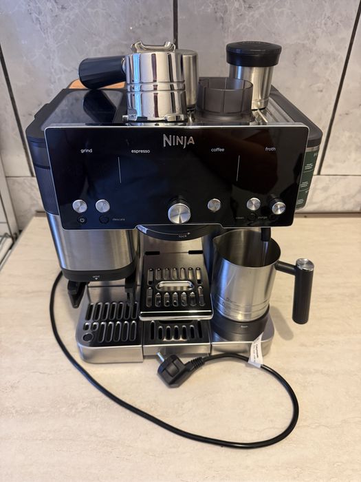 Espressor automat 2in1 Ninja Luxe Café Essential