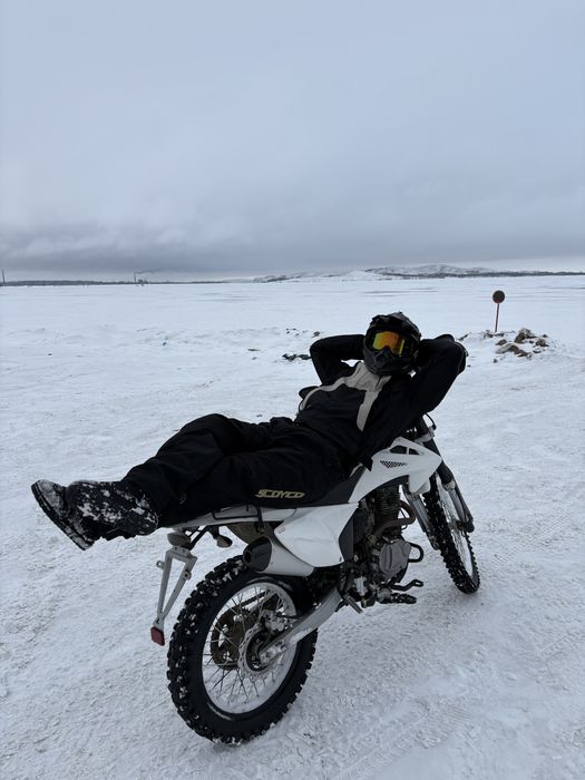 Продам мото костюм