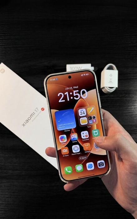 Xiaomi 17 Чисто нов