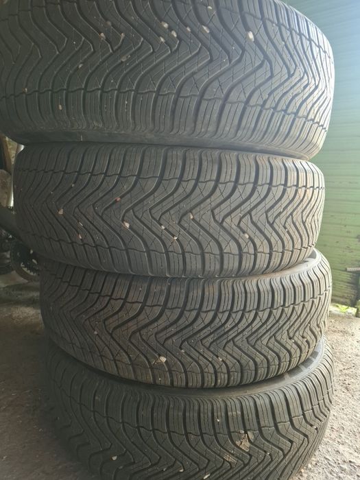 Гуми 215 65 16 всесезонни  gripmax