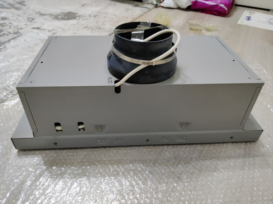 Вытяжка Bosch металлическая