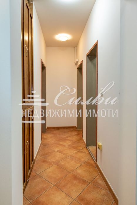 Дава се под наем Офис в Шумен, Център - 102 кв.м за 612 € - Снимка #5