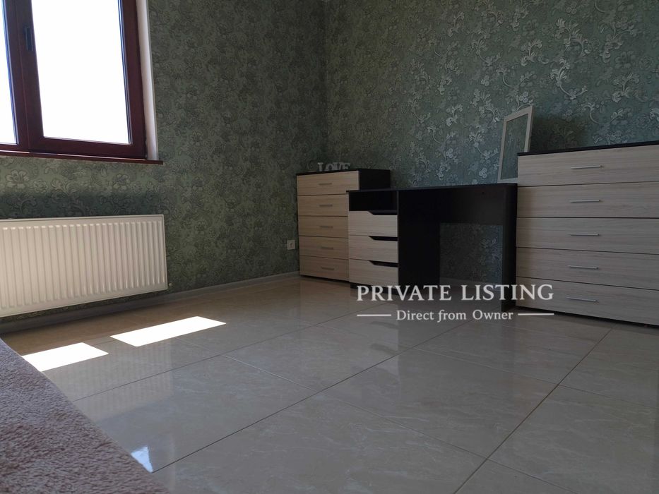 Триетажна тухлена къща с РЗП 257 кв.м, 5 спални, двор 1187 кв.м и централно отопление – с. Сенокос