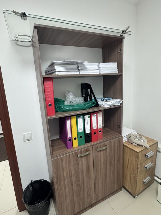 Продам 4 шкафа с полками