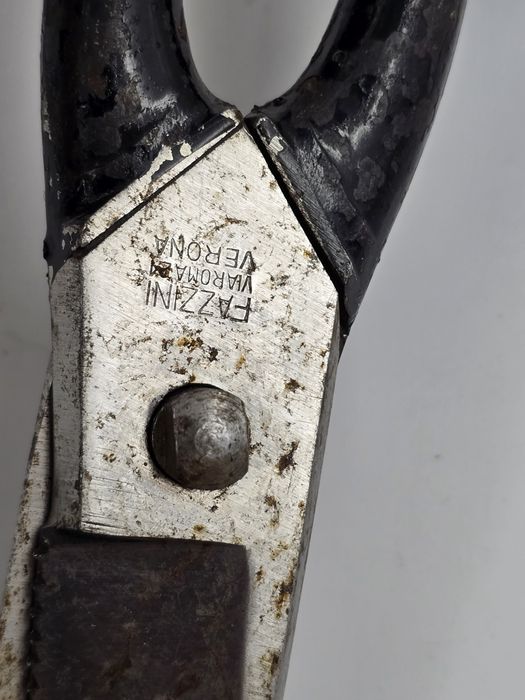 Foarfeca veche de colecție