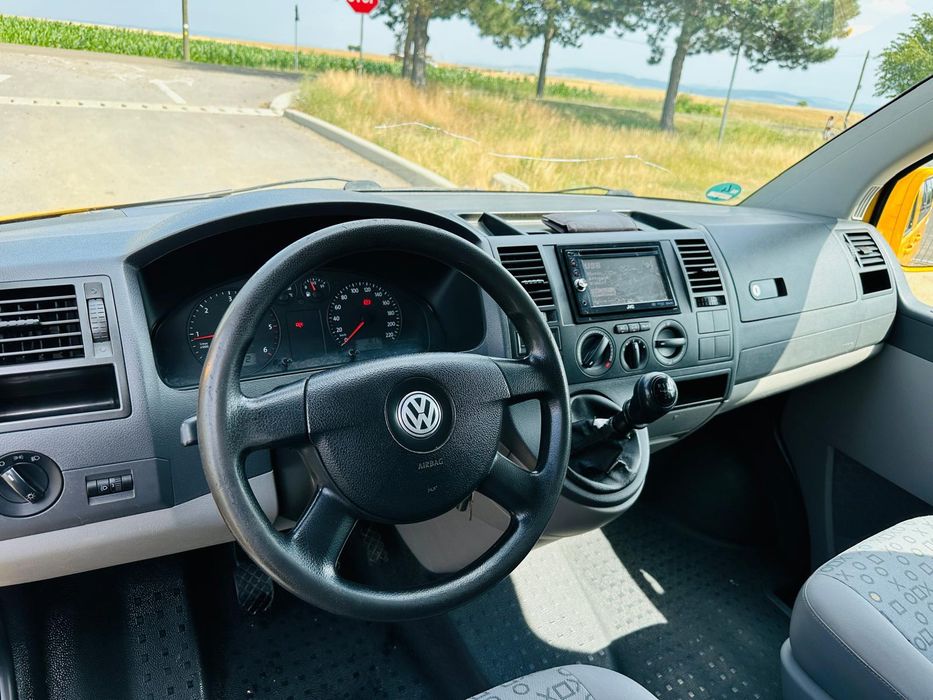 Volkswagen t5 caravelle