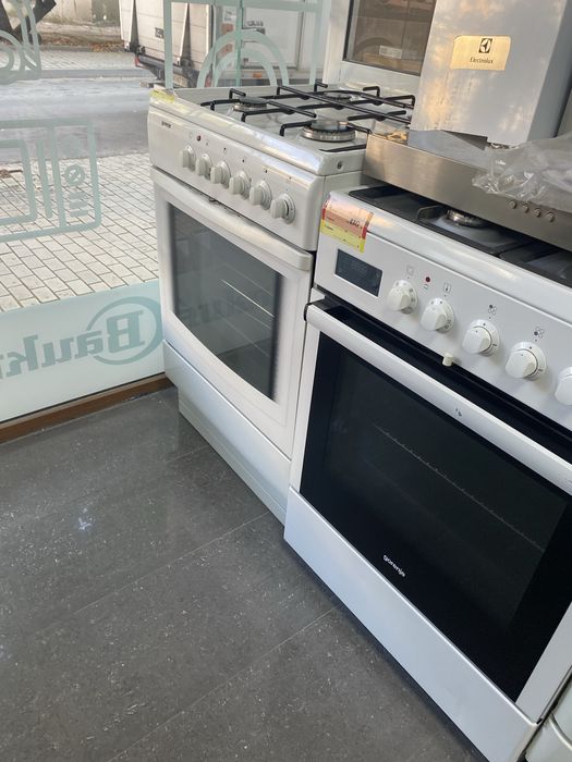 Свободностояща комбинирана готварска печка газ/ ток GORENJE 60 см.