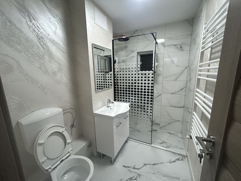 De inchiriat apartament 2 camere decomandat . Recent renovat.