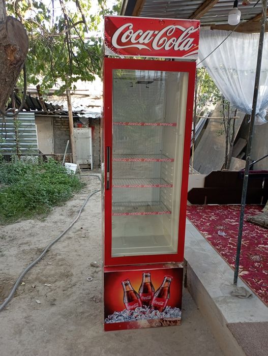 Продается витрина холодильная ( самодельный ) новый