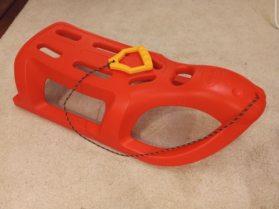 Детска класически тип Шейна в червено до 120кг.