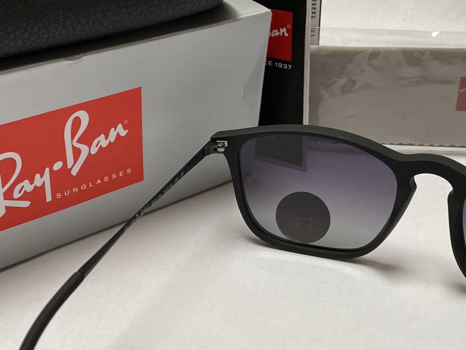 Ochelari de soare RAY BAN 4187 Chris Polarizati Noi