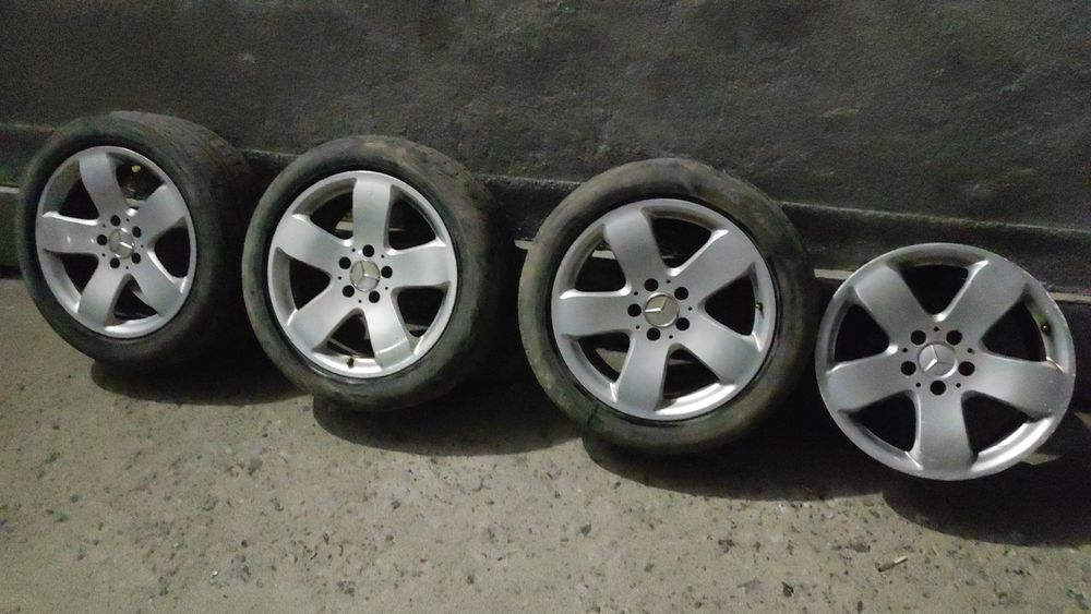 Продам диски мерседес лепестки оригинал 17