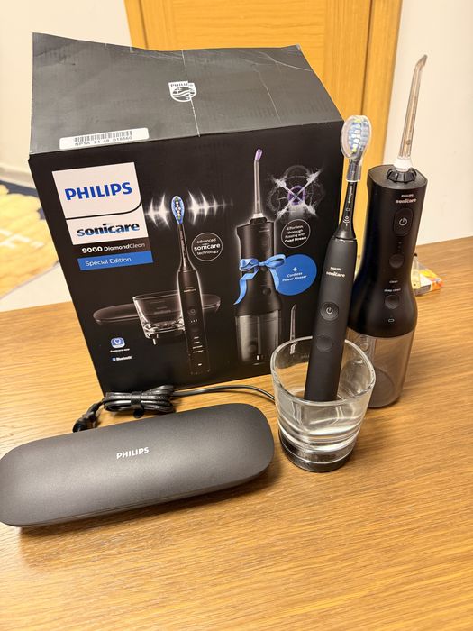 Phillips четка за зъби + зъбен душ