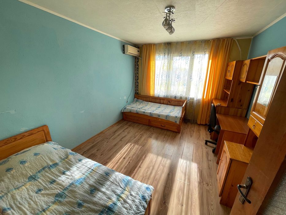 Дава се под наем Тристаен апартамент в Благоевград, Широк център - 85 кв.м за 388.62 € - Снимка #2