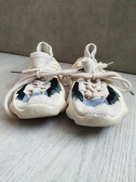 Vând încălțăminte băiat