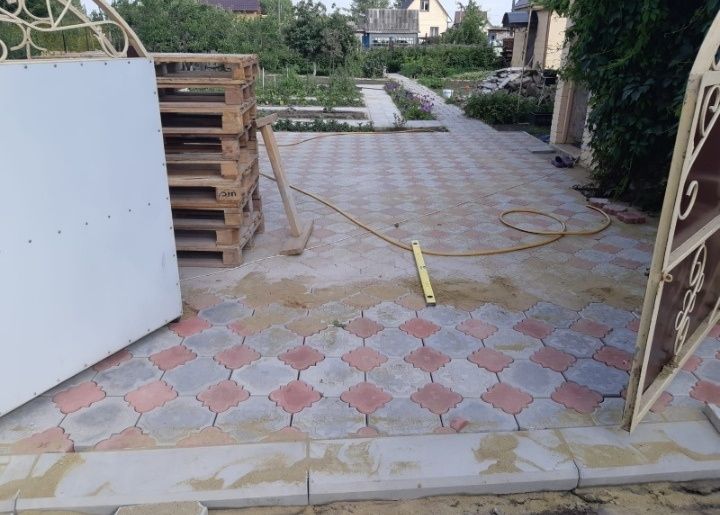 Укладка брусчатки, тротуарная плитка