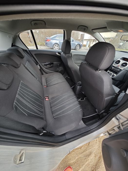 Opel Corsa D 2007 бензин