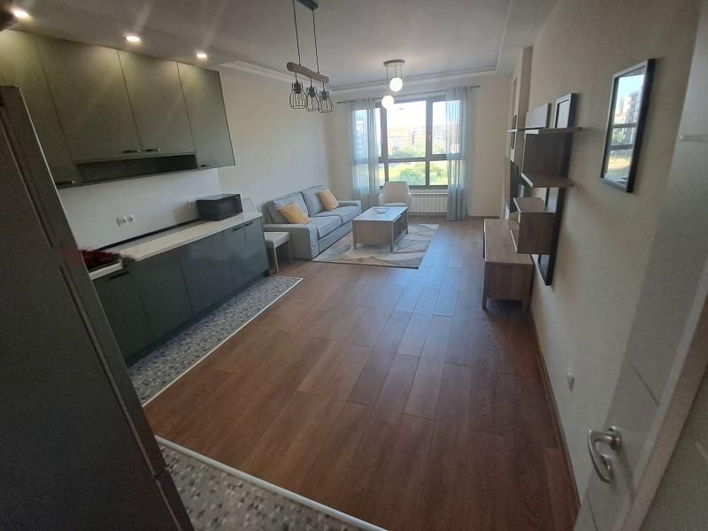 Дава се под наем Двустаен апартамент в София, Младост 4 - 69 кв.м за 650 € - Снимка #2