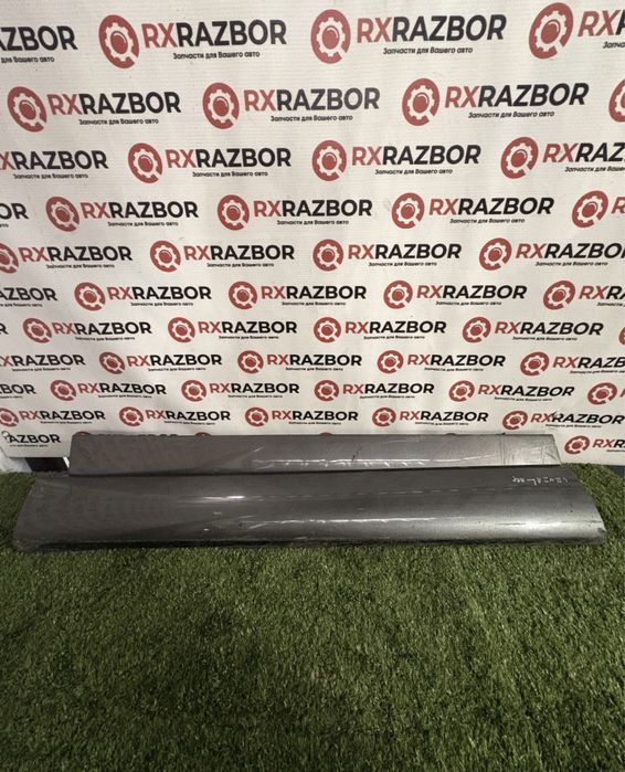 Пластиковый молдинг двери Toyota Venza 2009/2016