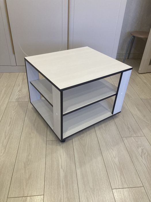 Журнальные столики.