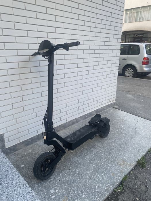 Vand urgent Kukirin g2 2024 cu doar mai putin de 300km