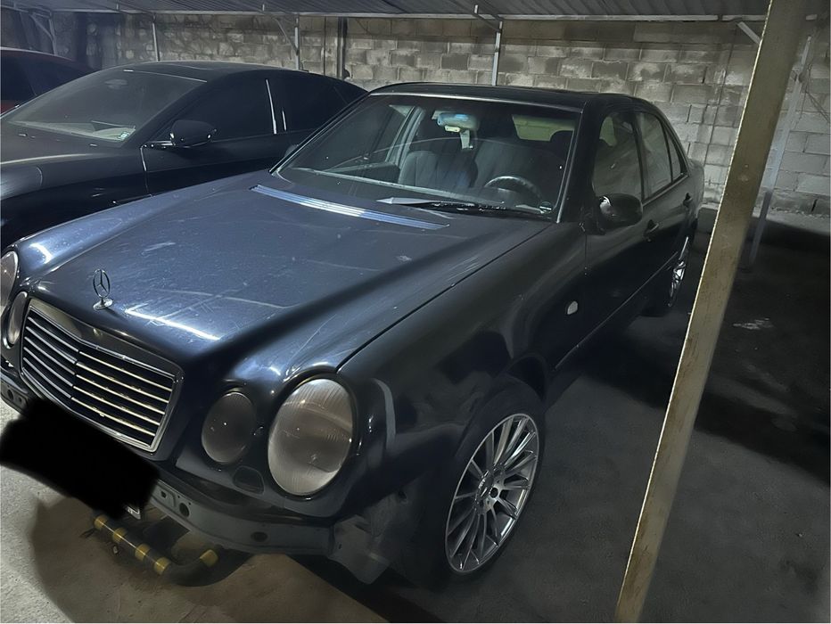 Мерседес бенс 210