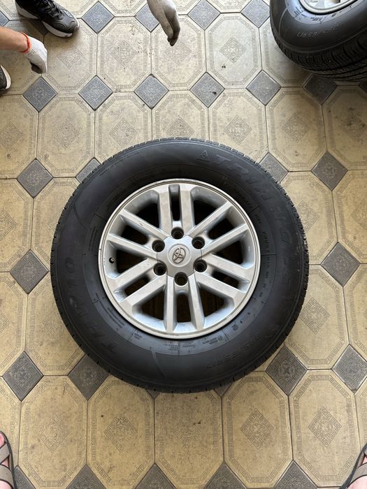 Комплект дисков с шинами