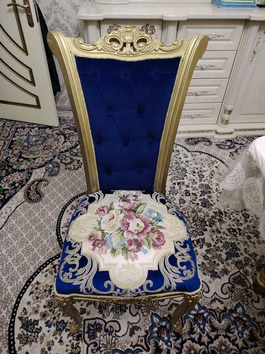 Стол стул 12 чел. Комод большой