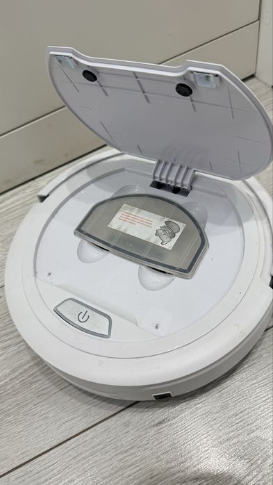 Продам робот пылесос Scarlett