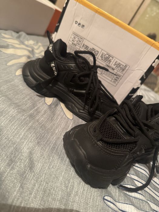 Обувь продам срочно детская