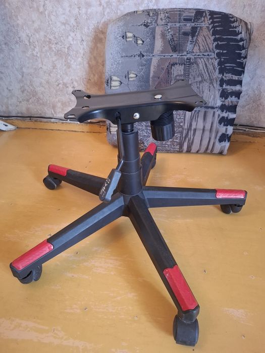 Кресло без спинки