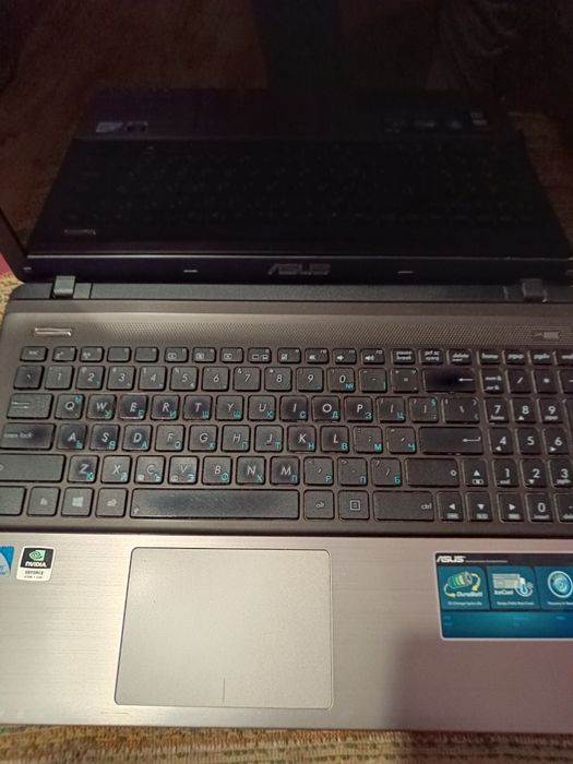 Продава лаптоп  ASUS