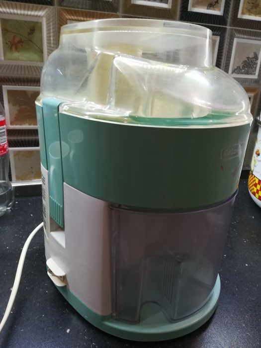 Сокоизтисквачка Делонги