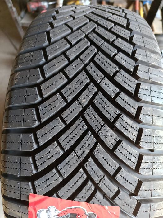 НОВИ ВСЕСЕЗОННИ -16цола -215/55-1бр.-63€-с монтаж и баланс