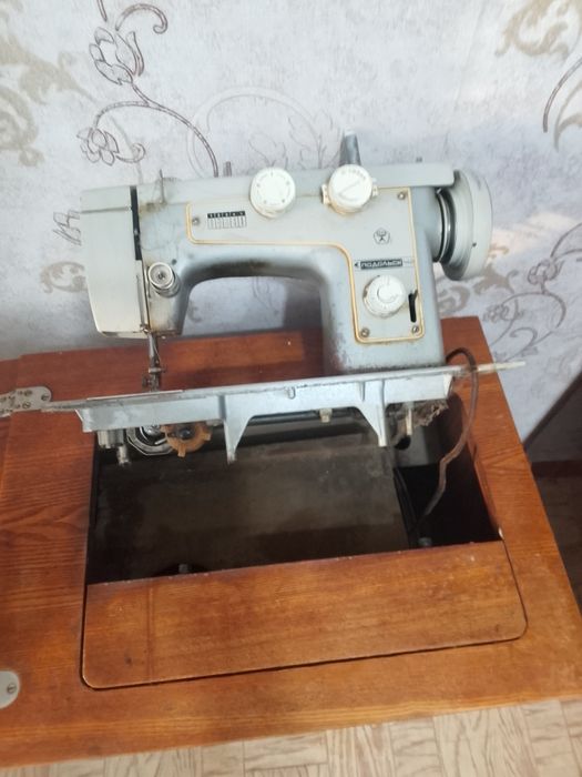 Швейная машина Подольск 142
