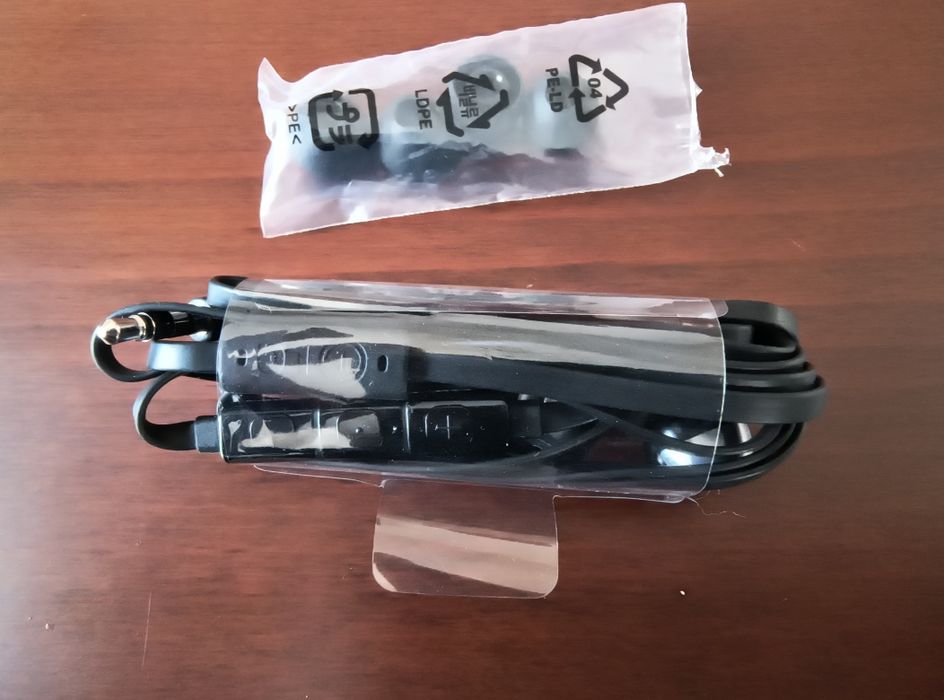 Оригинални слушалки LG и Motorola