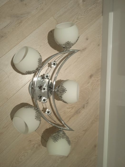 Люстра б/у 5 плафонов цена цена 250 тысяч сум.