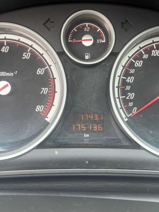 Opel Astra GTC 2.0 Turbo • 200 CP • Panoramic Roof • 175.000 km