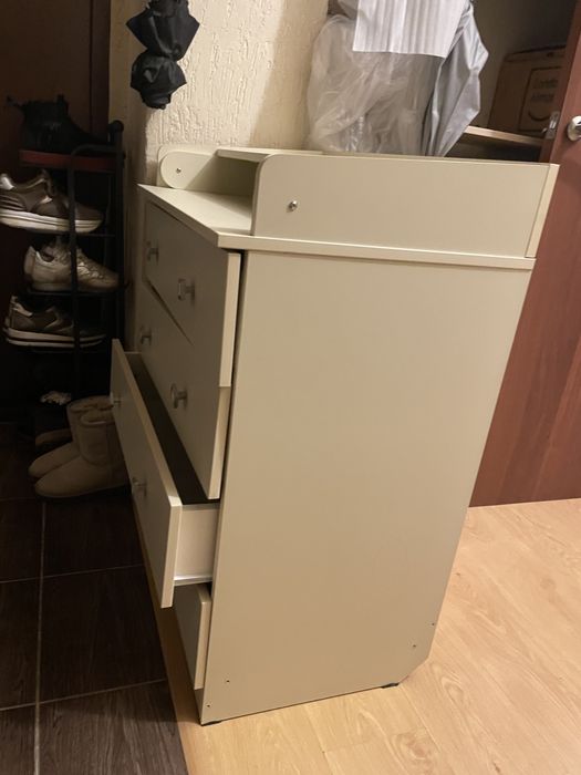 Два белых комода в стиле IKEA