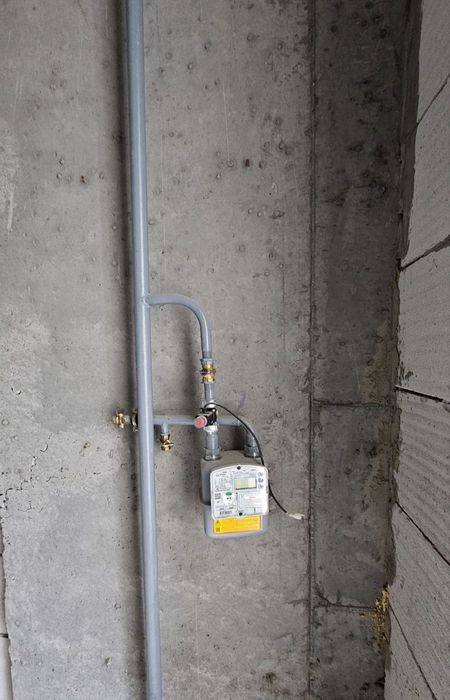 Karvon Shopping tomonda 1 xonali korobka sotiladi